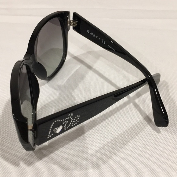 Vogue VO2869S-B Black Sunglasses - Picture 3 of 5